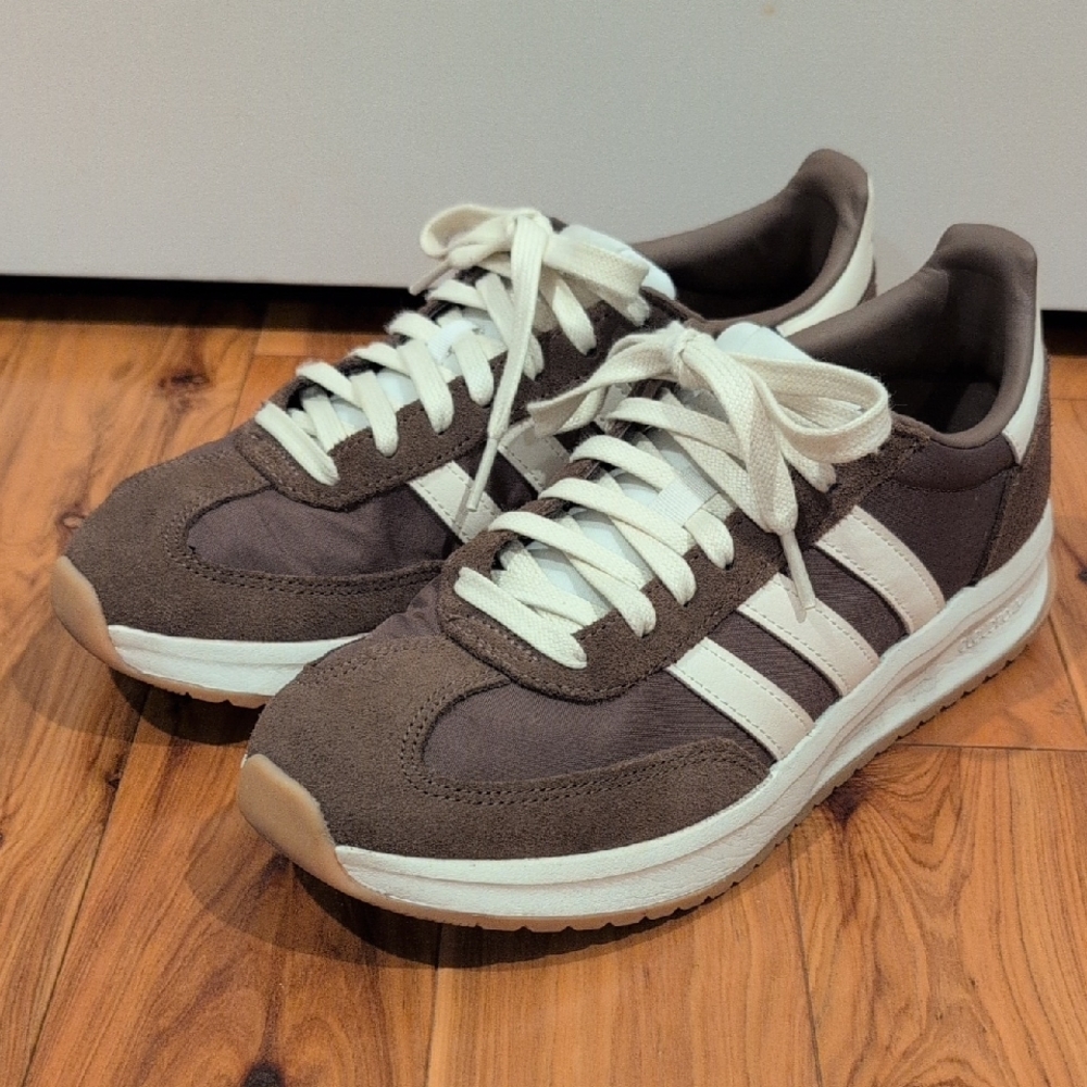 Adidas Run 70s Retro Taupe and White Sneakers Size 8.5
